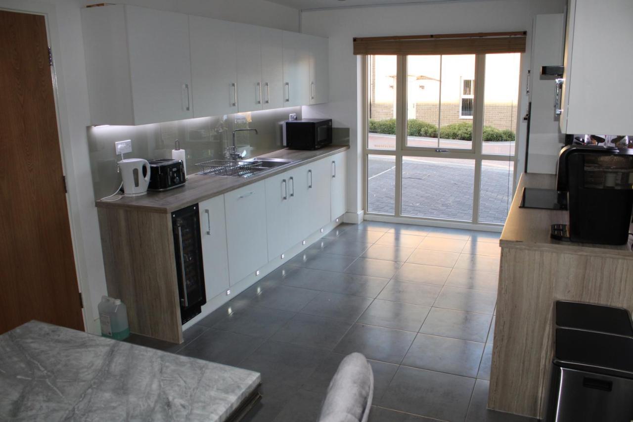 Haven - Spacious Luxury Home Perfect For Families, Couples And Contractors! 5Mins To Xscape And Junction 32! كاسِلفورد المظهر الخارجي الصورة