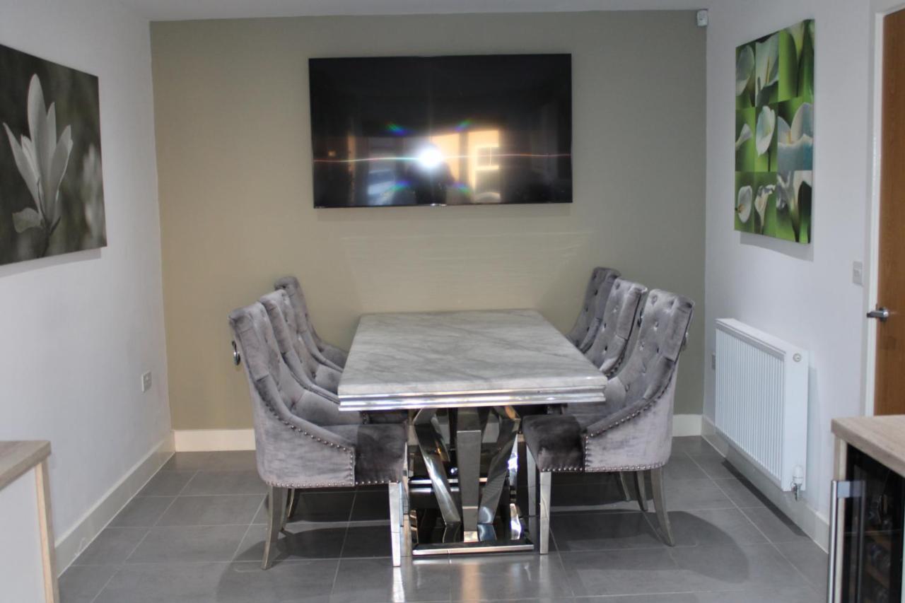 Haven - Spacious Luxury Home Perfect For Families, Couples And Contractors! 5Mins To Xscape And Junction 32! كاسِلفورد المظهر الخارجي الصورة